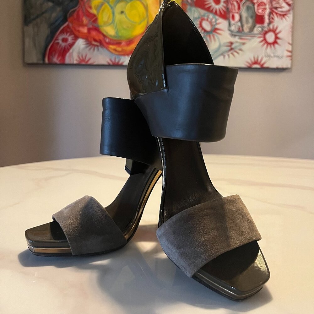 Gucci Black and Gray Patent Leather High Heel Sandals - Picture 2 of 8